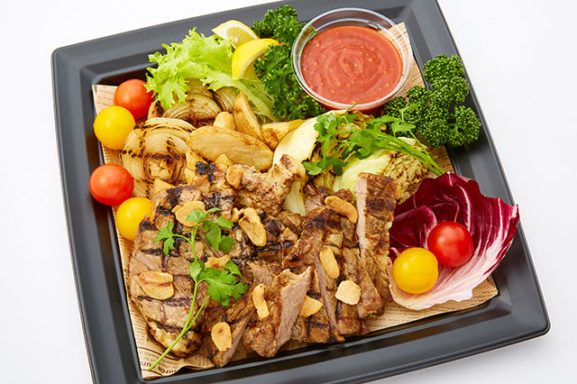 厚切り！豚肩肉のグリルステーキ～トマトガーリック風味～