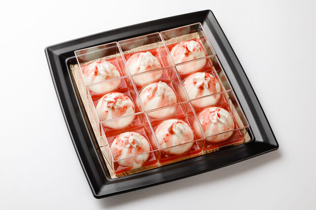 杏仁豆腐のフルーツソース掛け