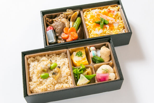 【熨斗対応可】【冬限定】厳選牛すき焼きと蟹ちらしの二段御膳