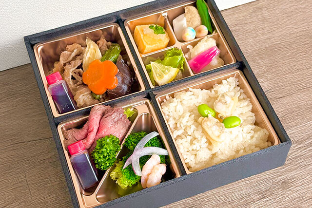 厳選牛すき焼きとローストビーフ御膳（あさりの炊き込みご飯）