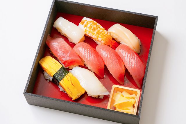 【熨斗対応可】鮪いっぱい盛り込み握り