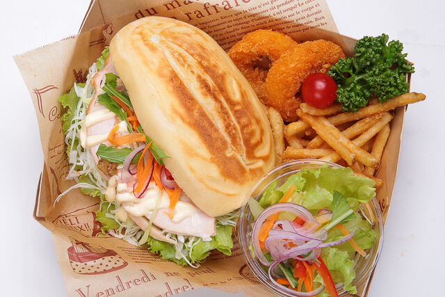 【熨斗対応可】スモークチキンサラダサンド