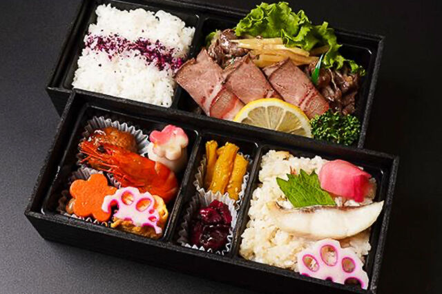 鯛おこわとローストビーフと名物牛しぐれ御膳