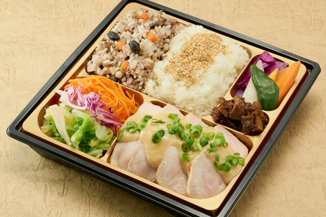 【熨斗対応可】豚肉のロースト醤油マスタードソース 十六穀米とバーニャカウダ