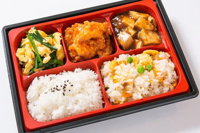 鶏のチリソース炒め 二色ごはん弁当