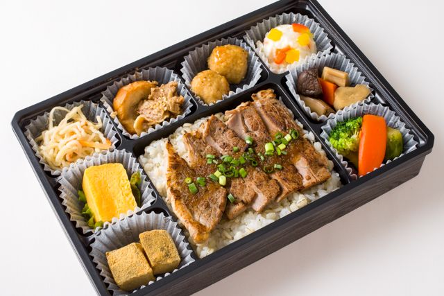 【特上】サーロインステーキ重の彩り九升御膳