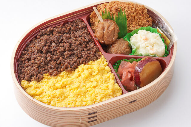 黒豚そぼろの二色弁当