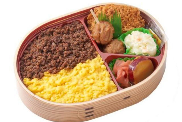 黒豚そぼろの二色弁当