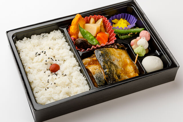 じっくり煮込んだ鯖の味噌煮弁当