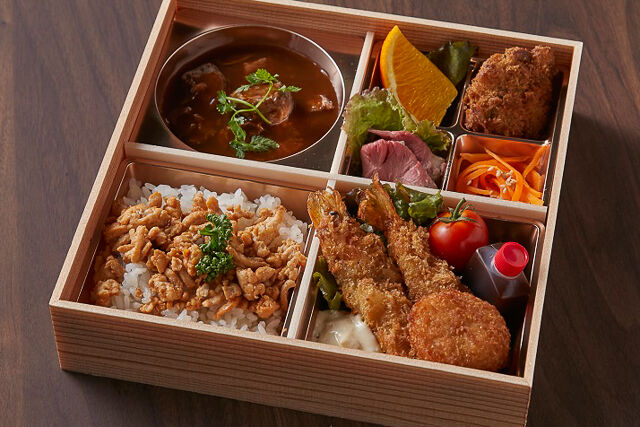 特選鶏そぼろタルトゥーカ弁当