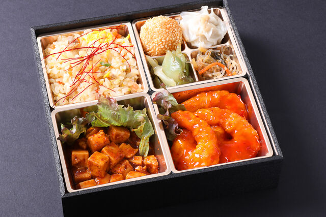 本格中華御膳（エビチリ、麻婆豆腐）