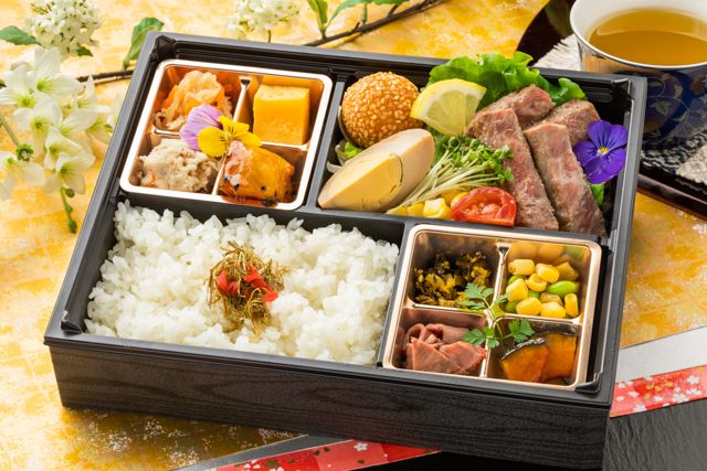 岳〜特製牛ステーキとごちそうおかず〜
