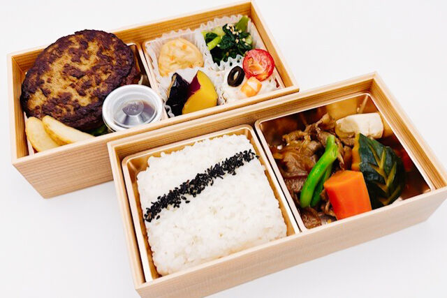 黒毛和牛のすき焼きとハンバーグでおもてなし