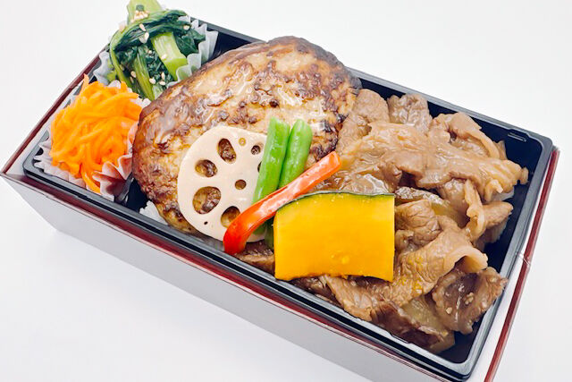 黒毛和牛すき焼きとハンバーグ重