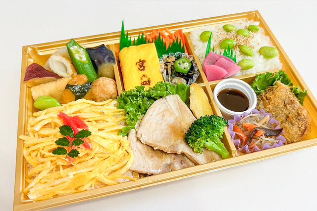 【熨斗対応可】豚ロース焼肉と五目寿司ご飯の行楽彩り幕の内弁当