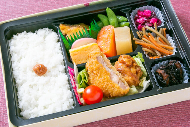 ダブルメイン 目鯛の照り焼きとヒレかつ＆鶏ももの唐揚