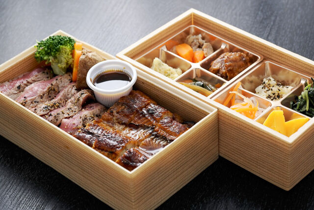 特選鰻とサーロインステーキ重