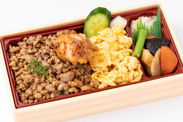 銘柄豚そぼろと鶏の照焼重