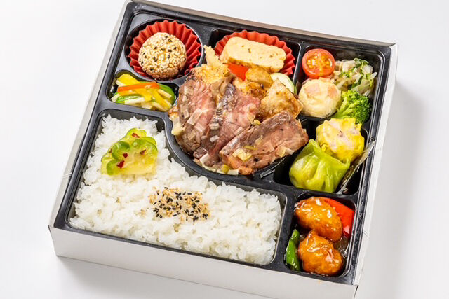 【熨斗対応可】厳選若鳥のステーキ＆葱塩カルビ＆黒酢豚御膳