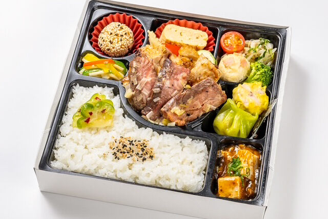 【熨斗対応可】厳選鶏ステーキ＆牛カルビ＆麻婆豆腐御膳