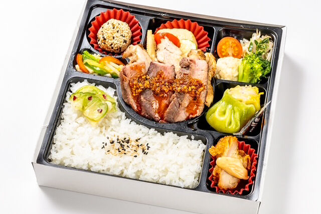 【熨斗対応可】厳選牛＆若鶏のピリ辛ステーキ御膳