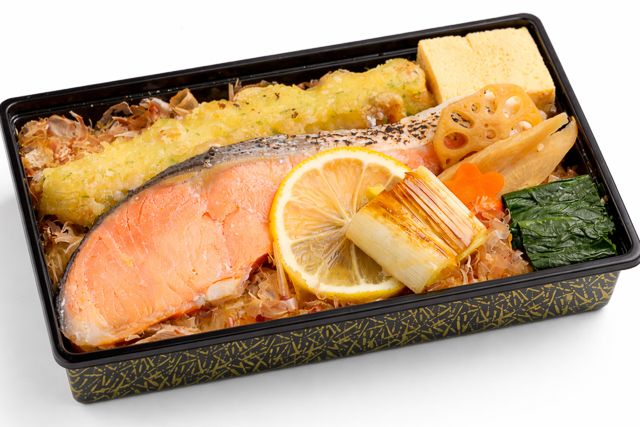 紅鮭と削り節の鰹節弁当