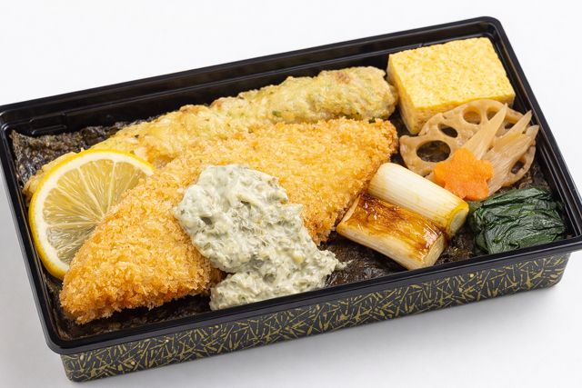 白身魚フライと有明海苔の極上海苔弁