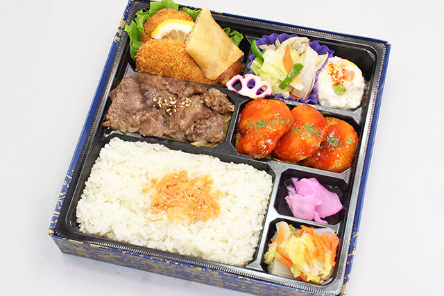 和牛焼肉とエビチリ弁当（NO.123）