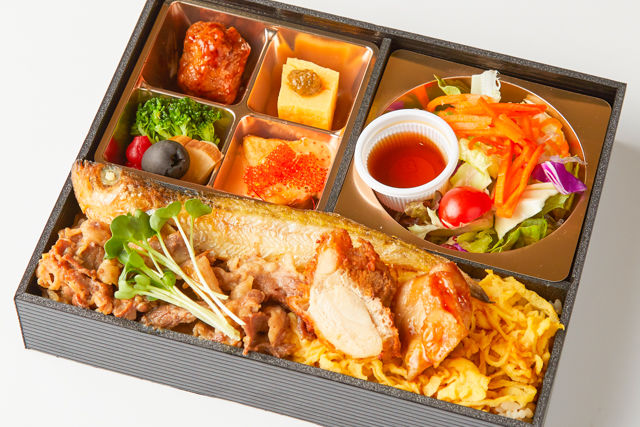 十和田牛バラ焼きとハタハタと比内地鶏のよくばり弁当