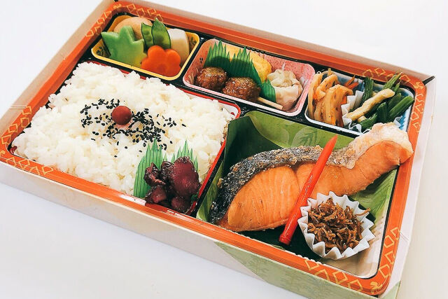 銀鮭塩焼き弁当