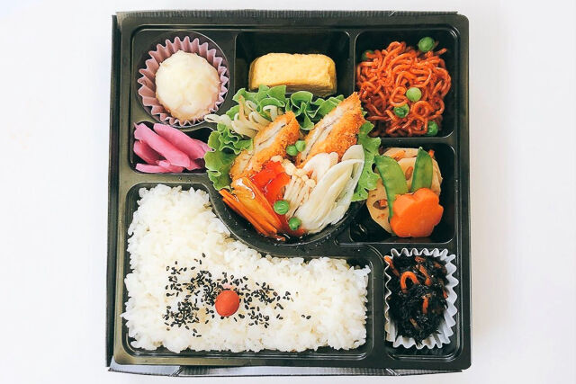 「なる瀬」のあんかけ白身フライ弁当
