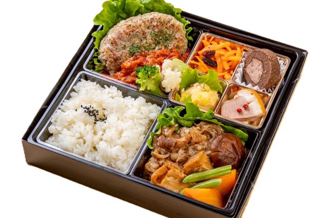 黒毛和牛の特製すき焼きとハンバーグ御膳