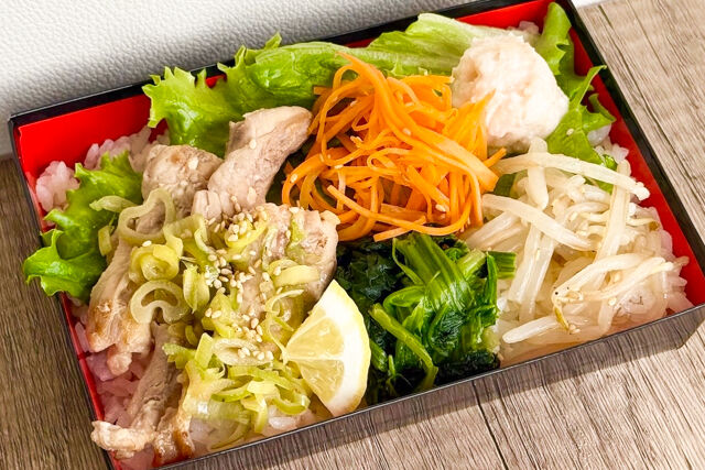 鶏せせりねぎ塩焼き重