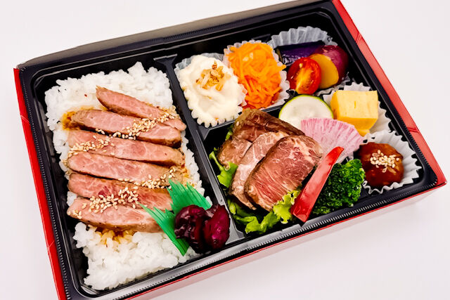サーロインステーキと牛ハラミステーキ弁当