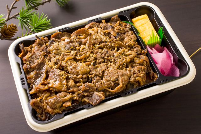 【温まる】金沢金粉使用！牛カルビ重