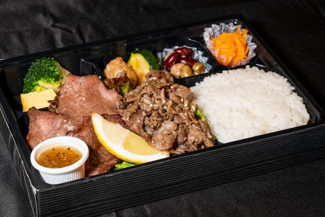 極みロース＆牛カルビ弁当