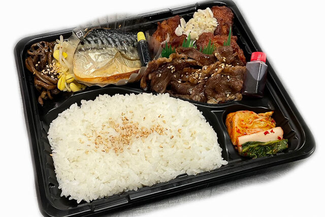 【コラボ弁当A】炭火焼肉・さばの塩焼・ねぎ塩鶏唐揚