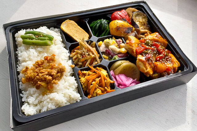 幕ノ内（彩）鶏黒酢