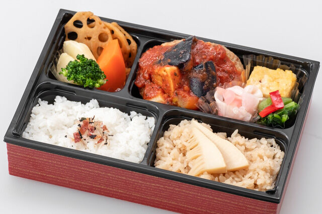 自家製野菜ゴロゴロのトマトソースハンバーグ御膳