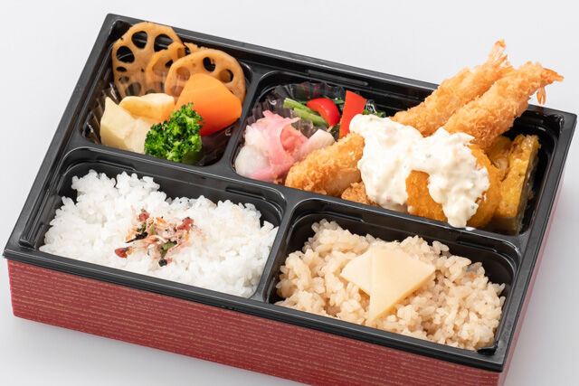 自家製タルタルソースのミックスフライ御膳