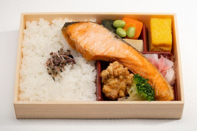 【うお時の原点】鮭の塩焼き幕の内