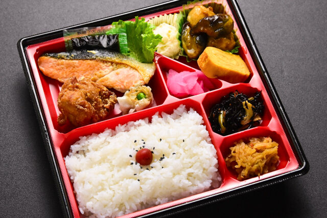 鮭塩焼き弁当